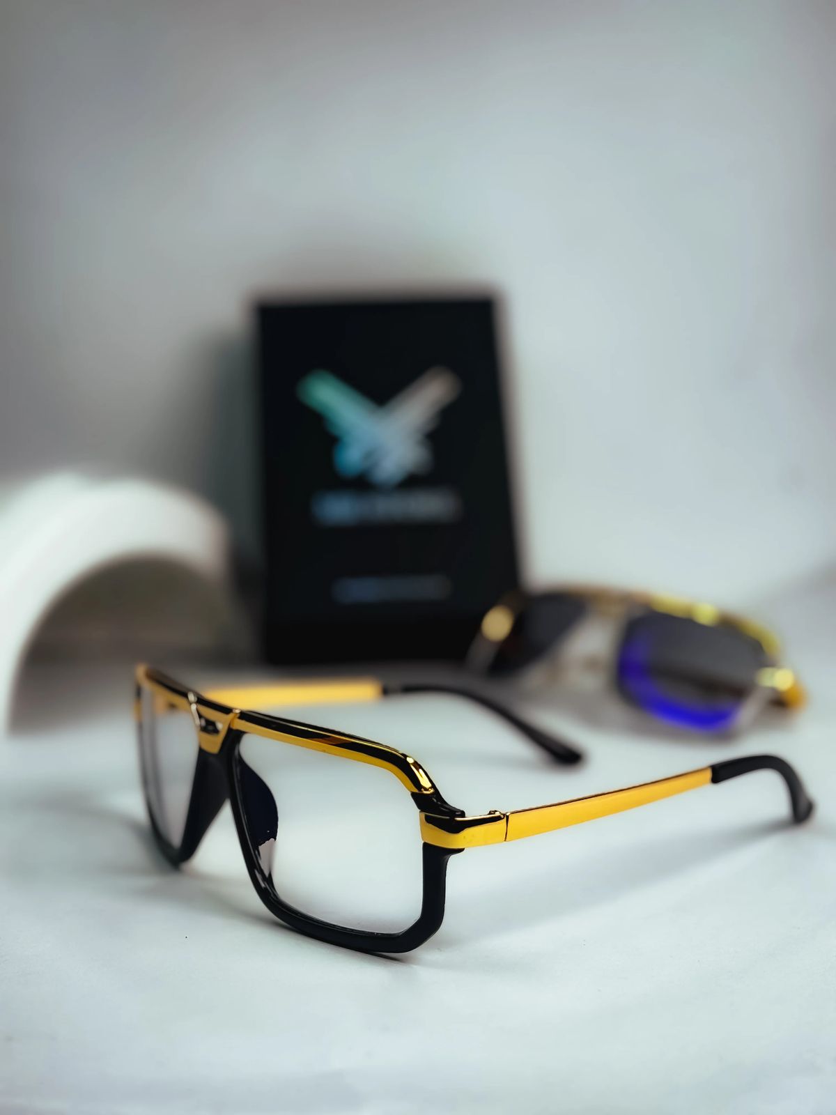 Intelligent Aura Shades